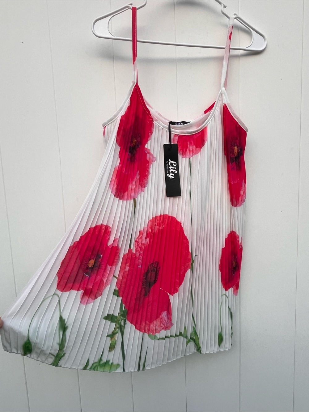 Lily White Pleated Camisole with Red Floral Print - Picture 2 of 7